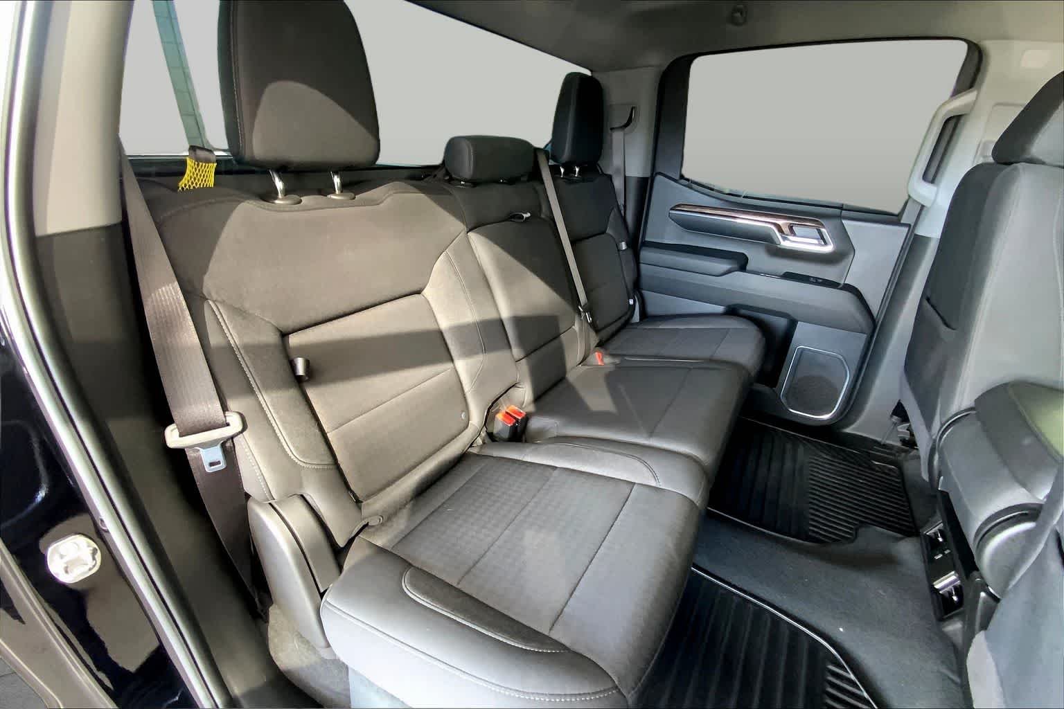 Used 2024 Onyx Black GMC Elevation image 20