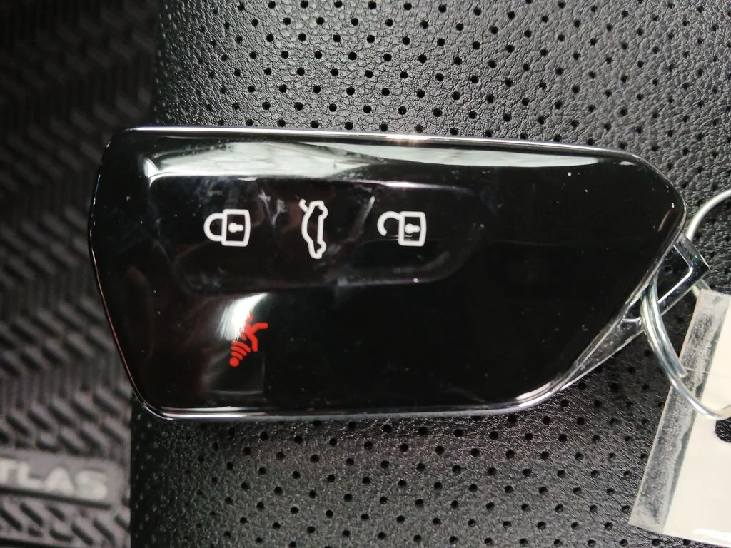 New 2026 Black Volkswagen 2.0T SE image 27