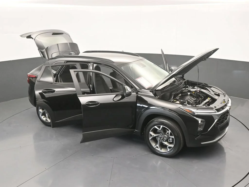 Used 2025 Mosaic Black Metallic Chevrolet LT image 67