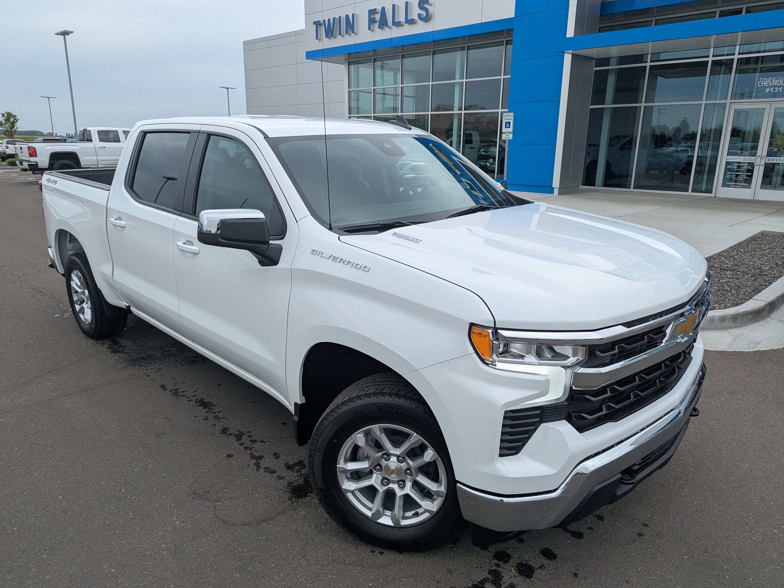 2026 Chevrolet Silverado 1500 LT - Photo 2