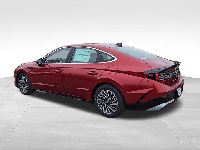 New 2025 Red Hyundai SEL image 6