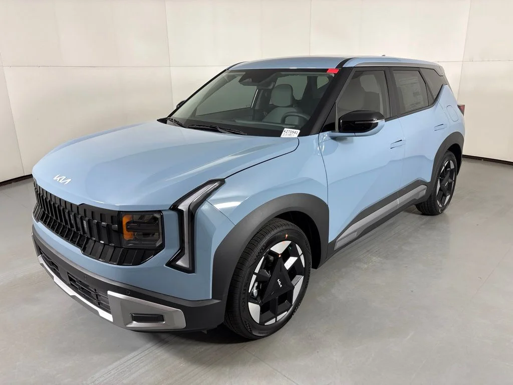 New 2027 Blue Kia S image 4