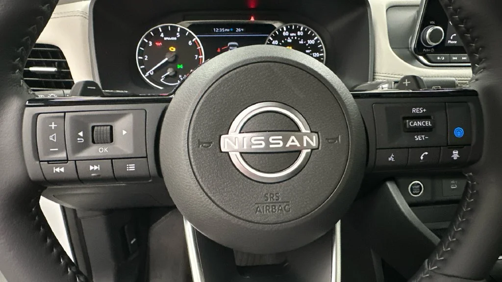 Used 2023 White Nissan SV image 17