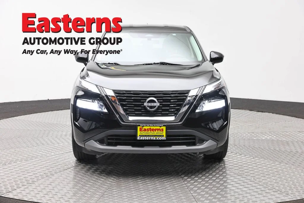 Used 2023 Black Nissan SV image 2