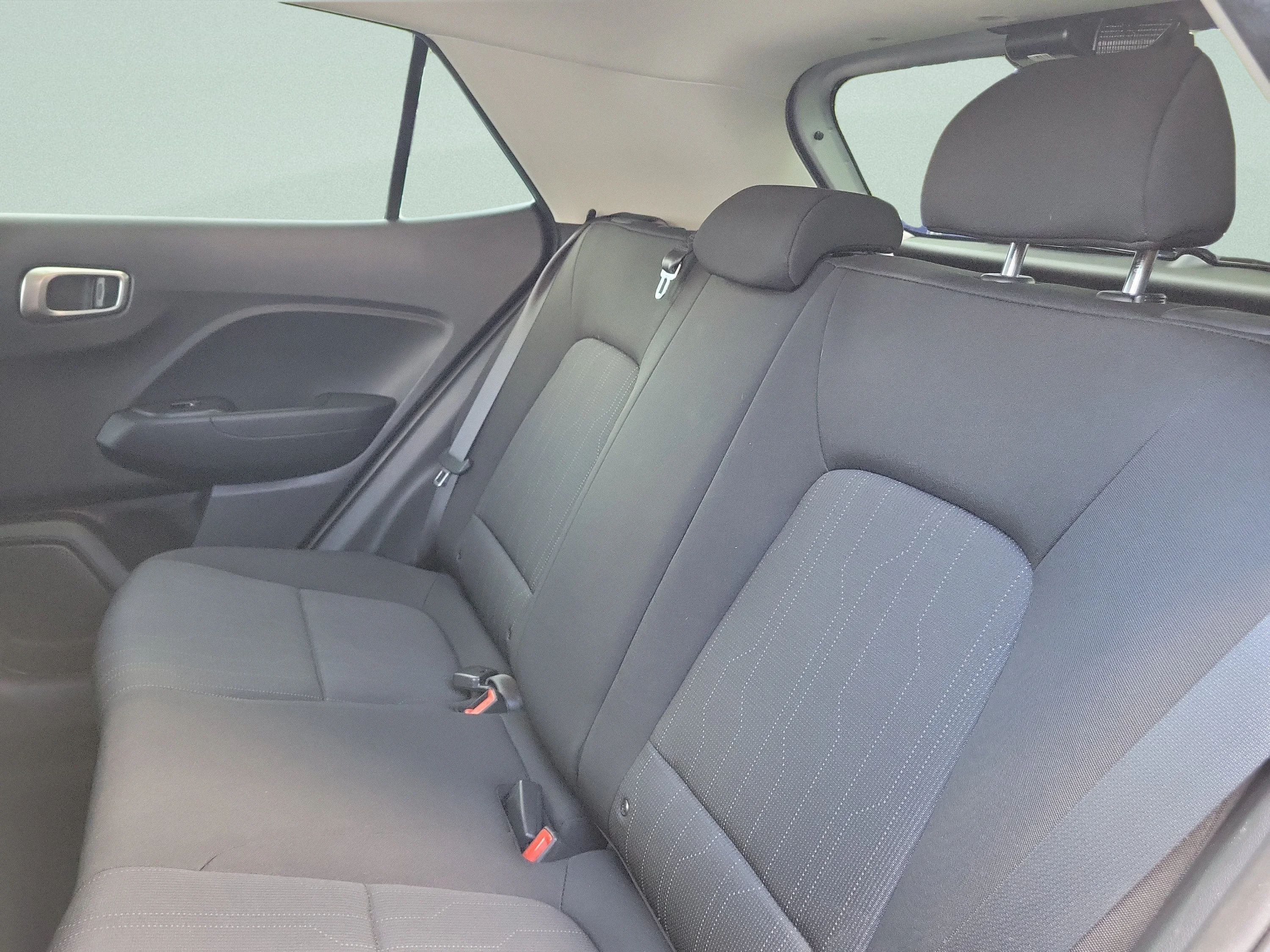 Used 2025 Shimmering Silver Hyundai SE image 14