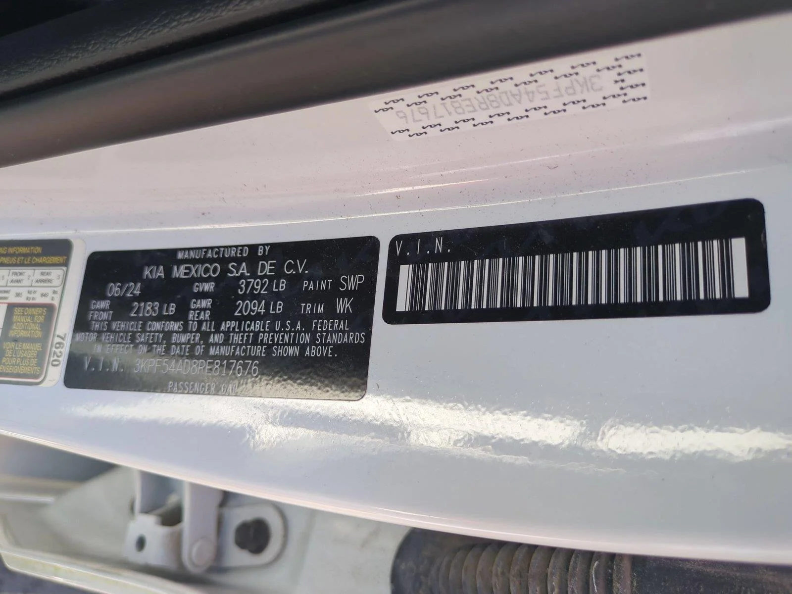 Used 2024 Snow White Pearl Kia GT-Line image 40