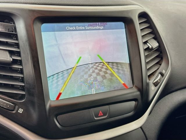 Used 2017 Red Jeep Trailhawk image 13