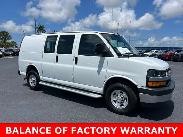 2024 Chevrolet Express 2500 Work Van HD's photo