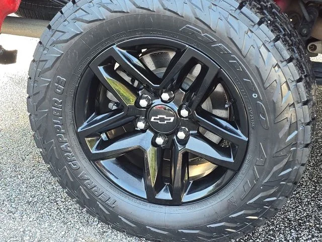 Used 2021 Red Chevrolet LT Trail Boss image 13