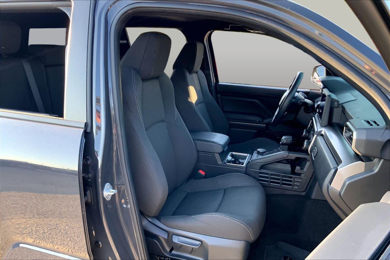 Used 2025 Underground Toyota SR5 image 9