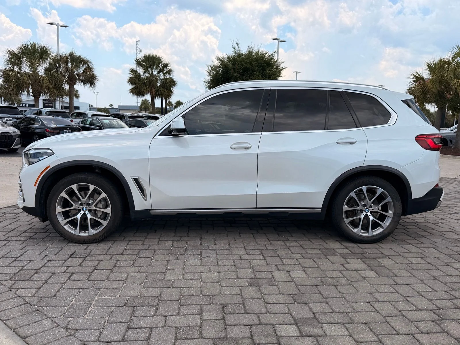 Used 2019 Mineral White Metallic BMW xDrive40i image 12