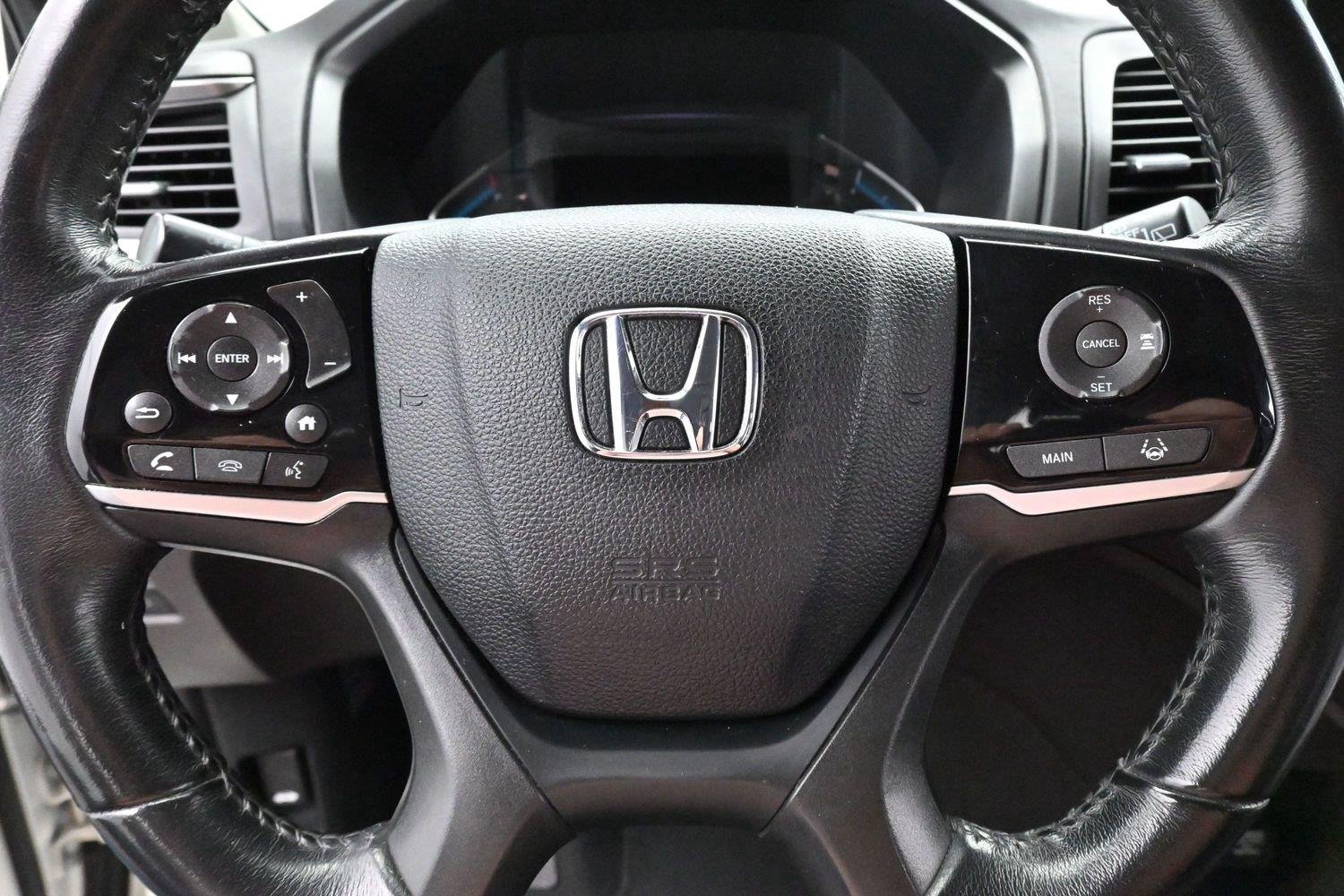 Used 2019 White Diamond Pearl Honda Touring image 18