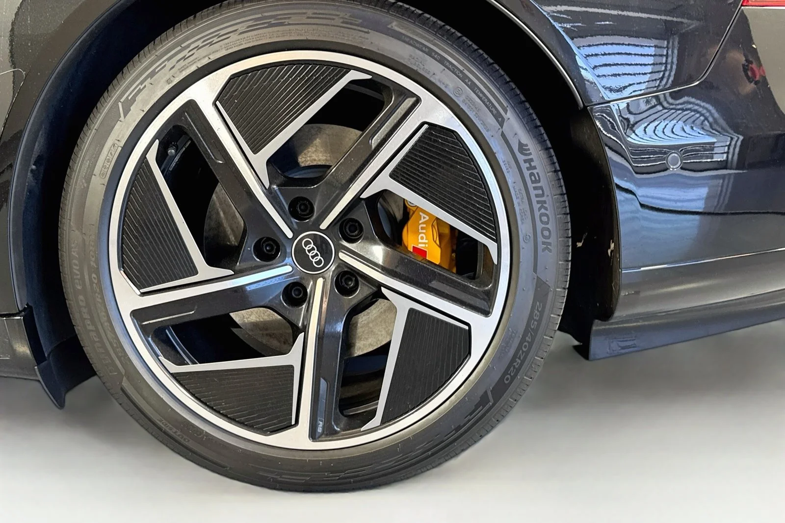 Used 2023 Black Audi  image 27