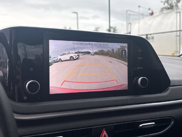Used 2023 Red Hyundai SE image 20