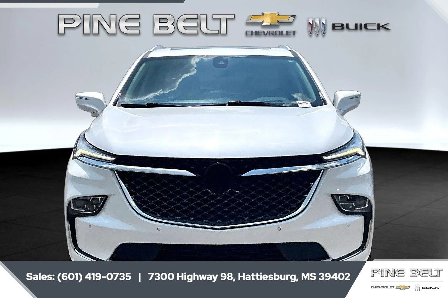 Used 2023 White Frost Tricoat Buick Avenir image 3