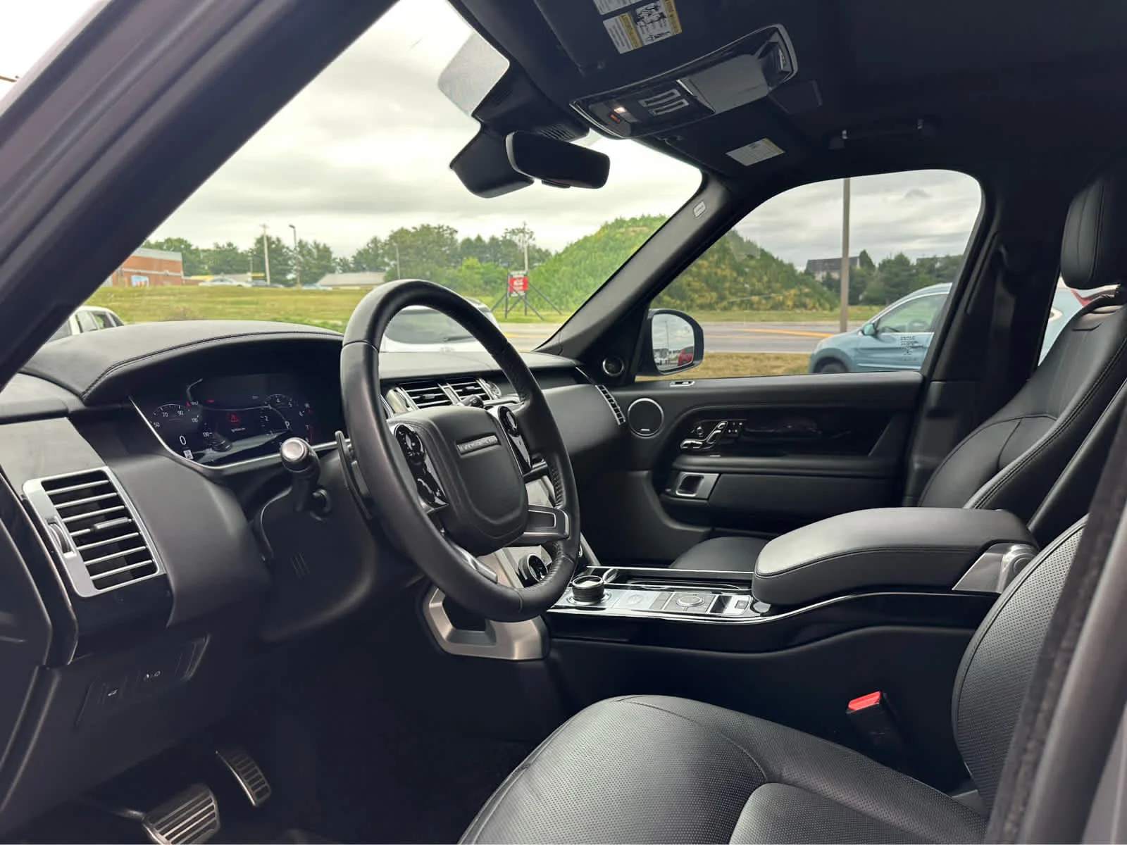 Used 2021 Eiger Grey Metallic Land Rover Westminster image 8