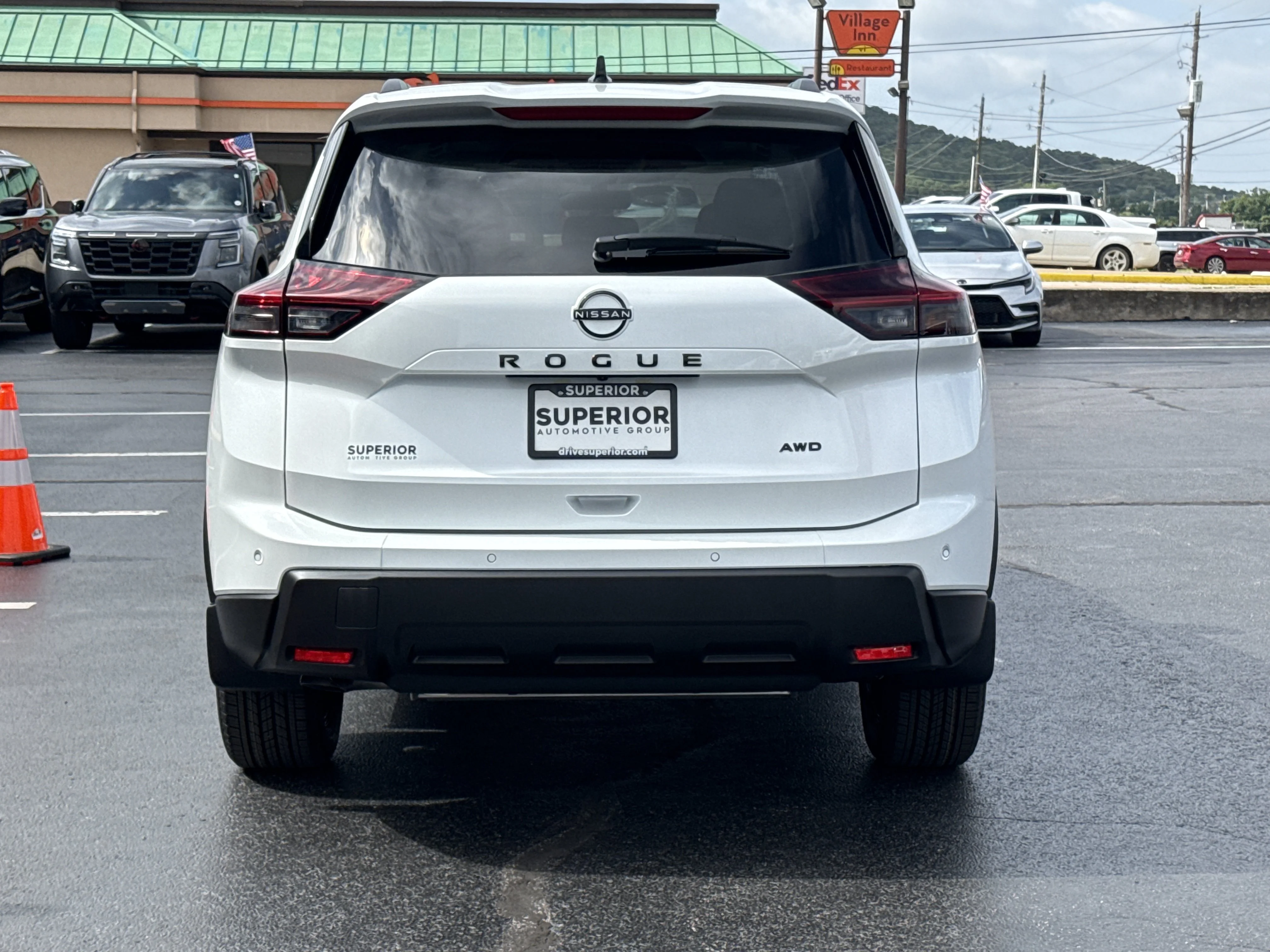 New 2026 Everest White Pearl Tricoat Nissan Dark Armor AWD image 4