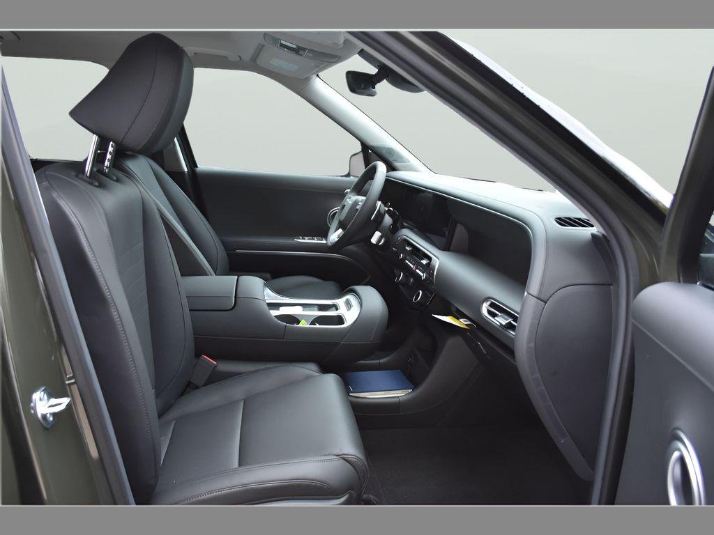 New 2026 Titan Charcoal Pearl Hyundai Limited FWD image 14