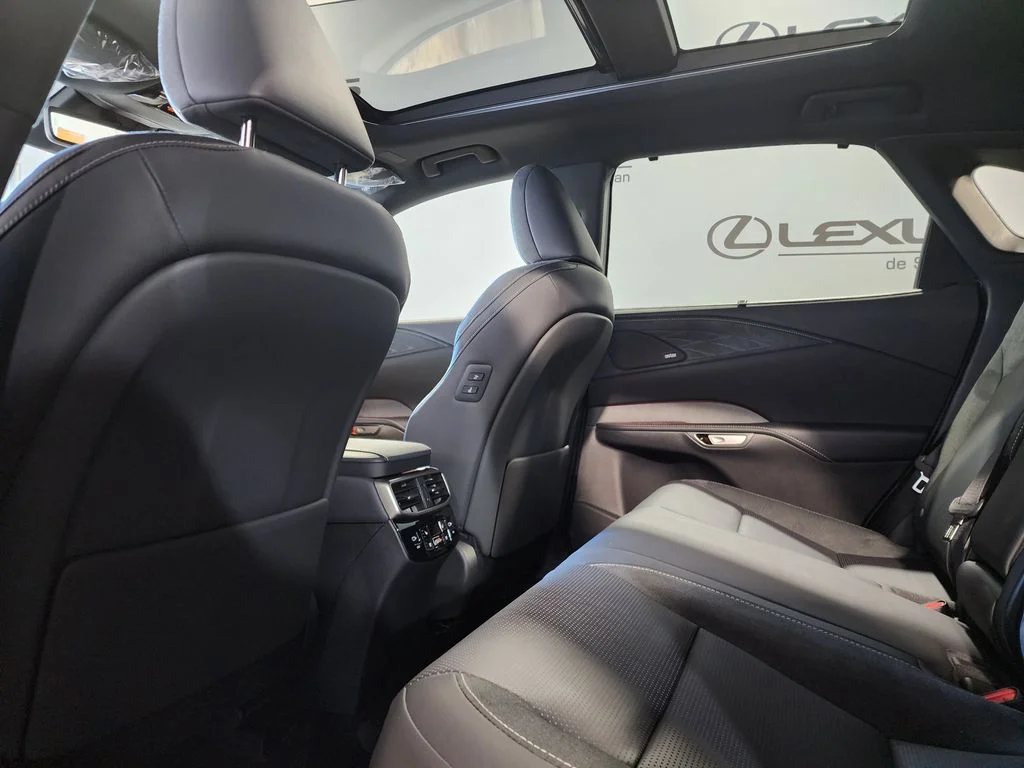 New 2026  Lexus 450h+ Luxury image 25
