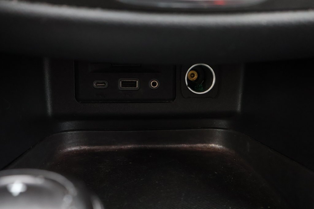 Used 2019 KINETIC BLUE METALLIC Chevrolet LT image 28