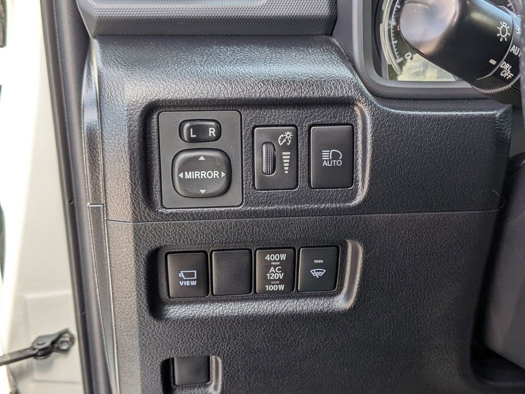 Used 2023  Toyota Limited image 18