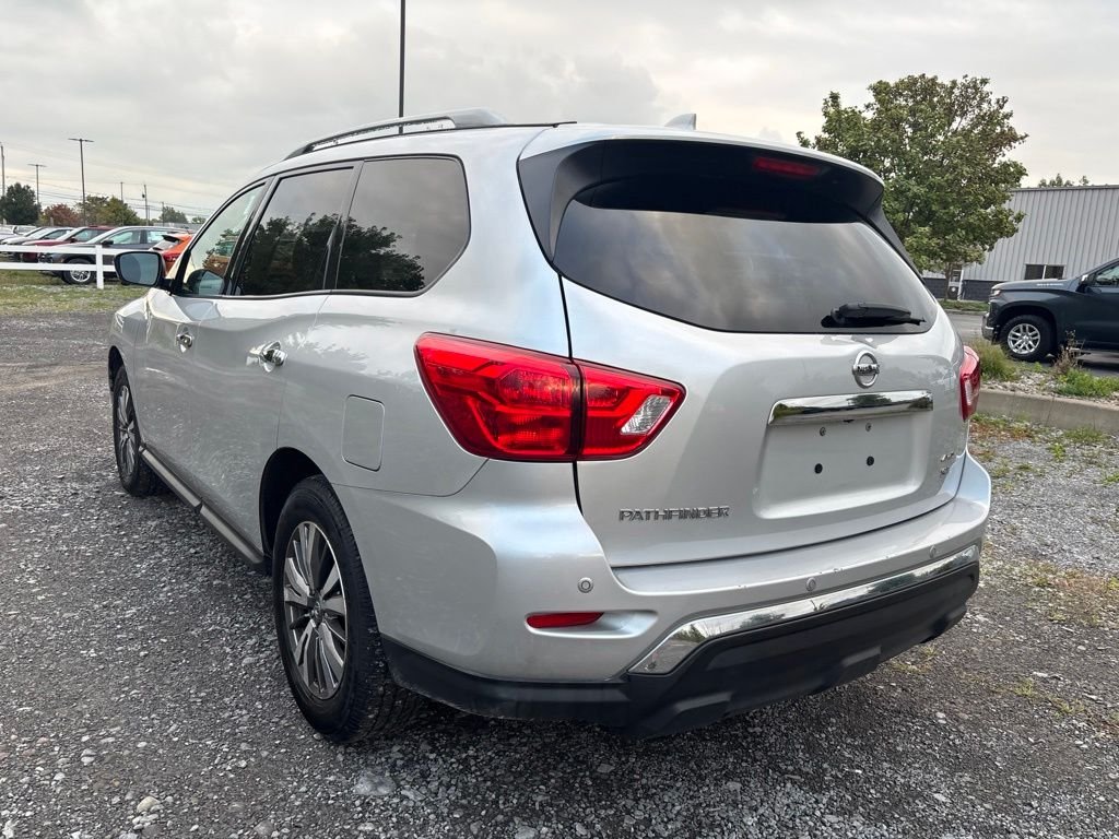 Used 2019 Silver Nissan SL image 7