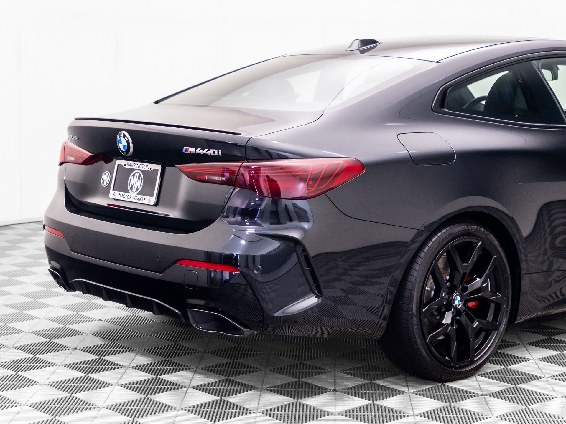 2026 BMW 4 Series M440i - Photo 32