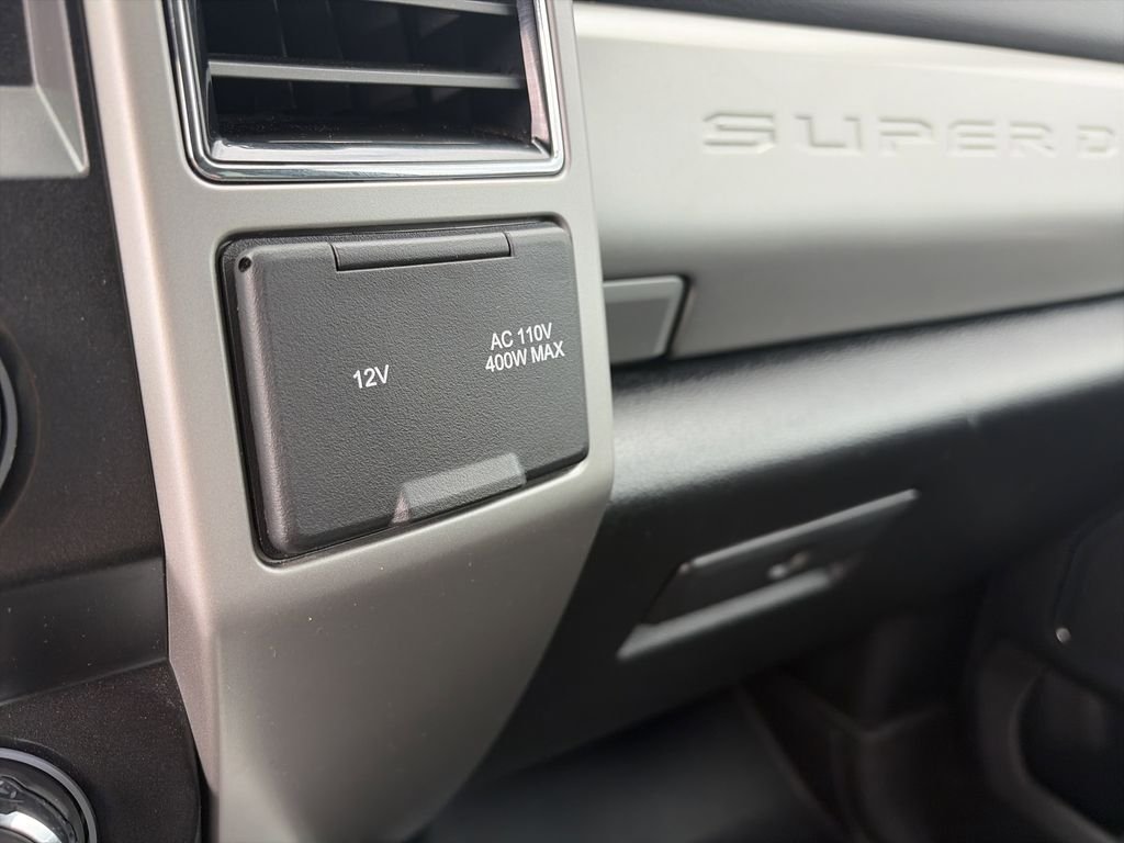 Certified Used 2020 Oxford White Ford Lariat image 26