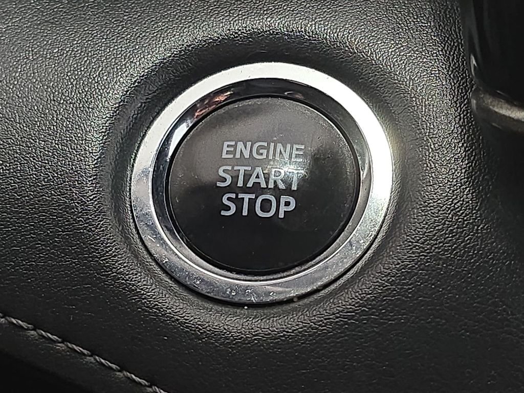 Used 2022 Silver Toyota XLE image 30