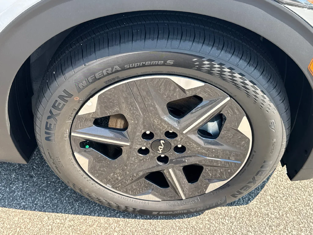 New 2026 Wolf Gray Kia LIGHT image 12
