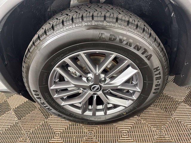 Used 2024 Silver Nissan S image 26