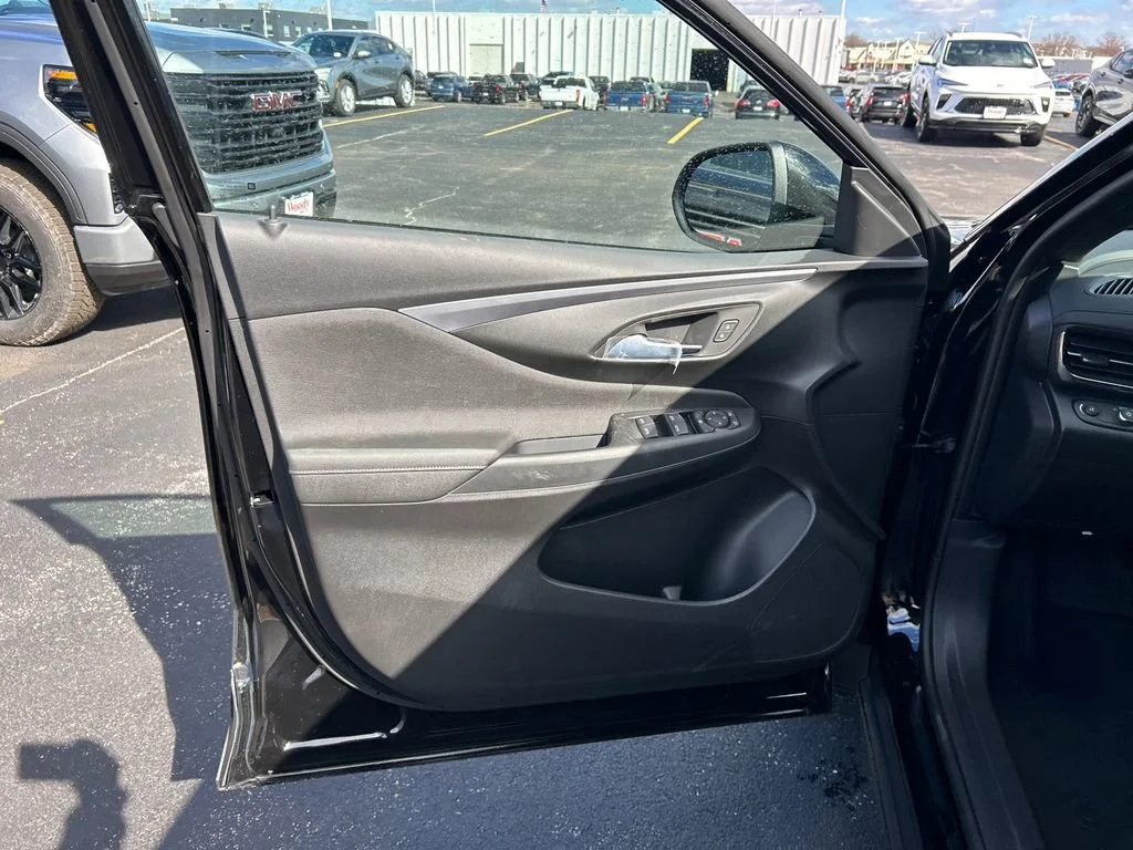 New 2026 Ebony Twilight Metallic Buick Preferred image 17