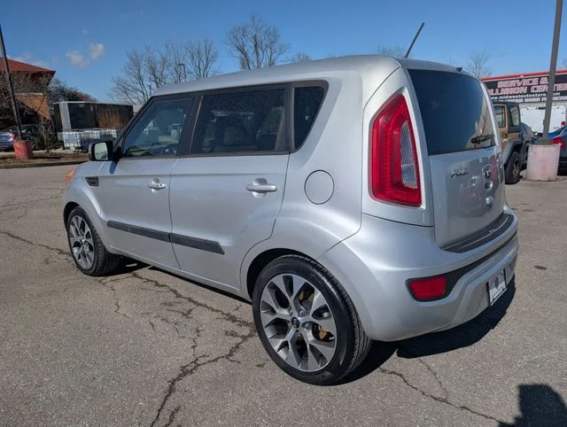 Used 2013 Silver Kia Exclaim image 4