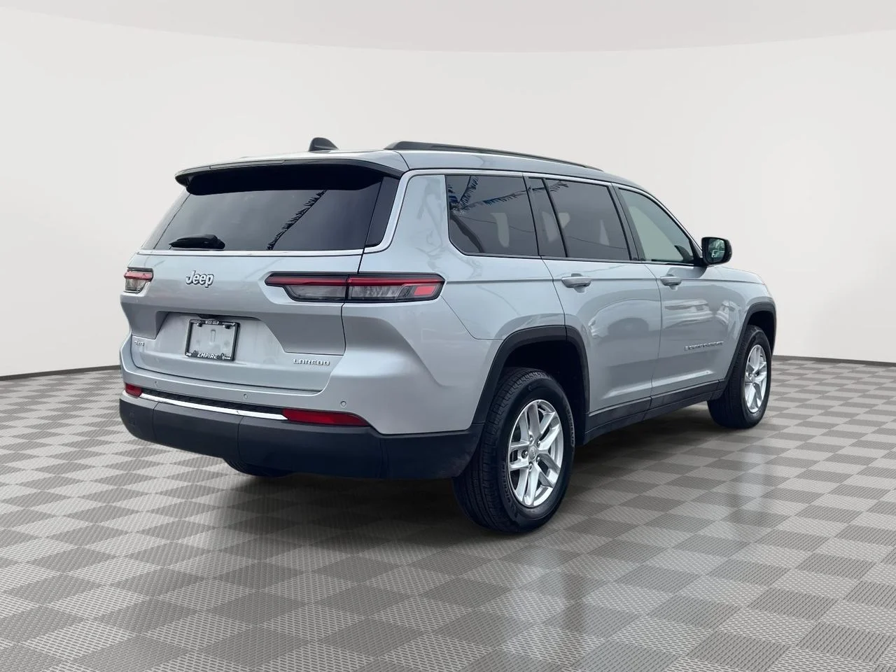 Used 2025 Silver Zynith Jeep Laredo X 4x4 image 9