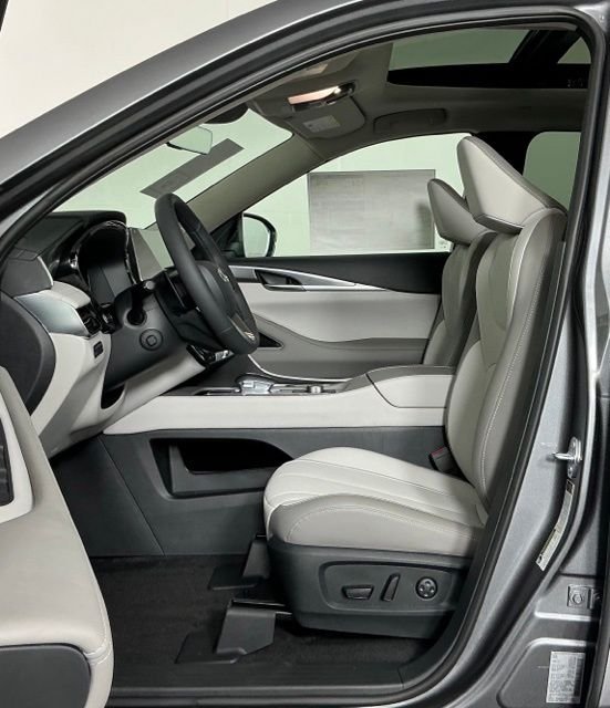 New 2027 GRAPHITE SHADOW INFINITI Luxe FWD image 12