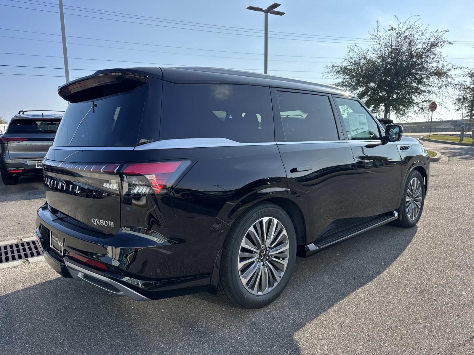 New 2026 BLACK OBSIDIAN INFINITI Luxe 4WD image 4