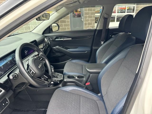 Used 2024 White Kia S image 11