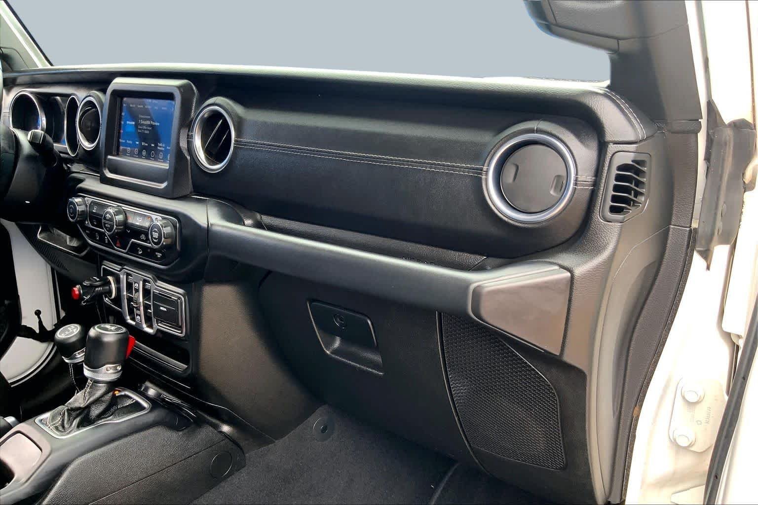 Used 2018 Bright White Clearcoat Jeep Sahara image 19