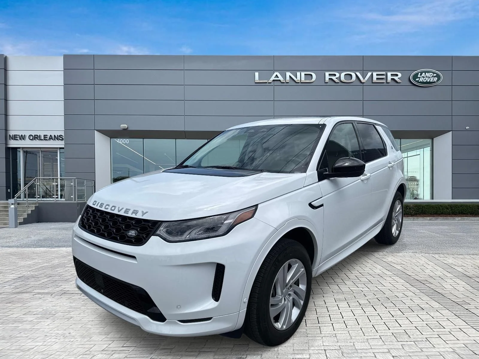 2025 Land Rover Discovery Sport 2.0 S's photo