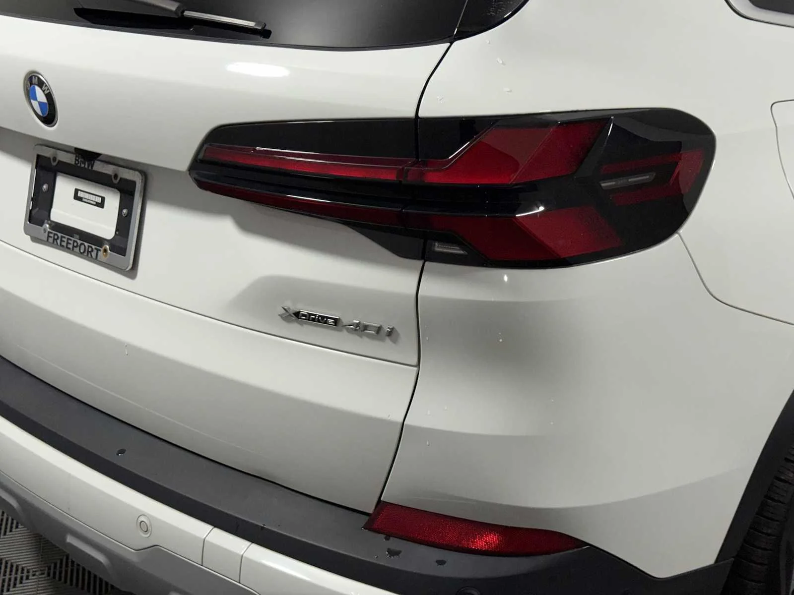 Used 2024 Alpine White BMW xDrive40i image 28