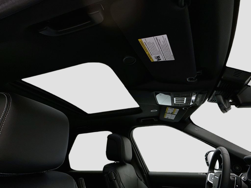 New 2026 Fuji White Land Rover S image 17