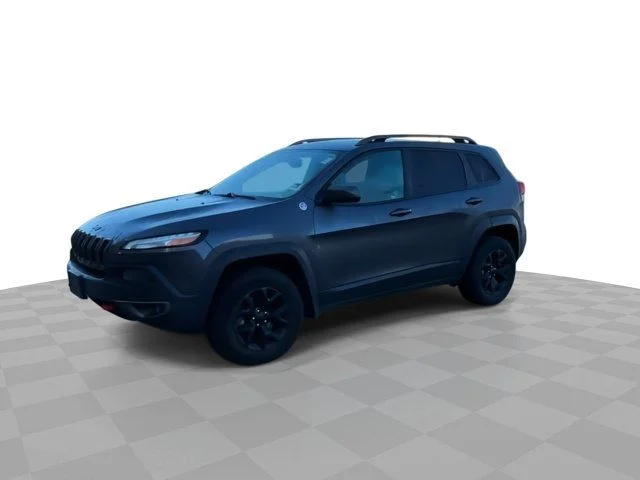 Used 2016 Gray Jeep Trailhawk image 4