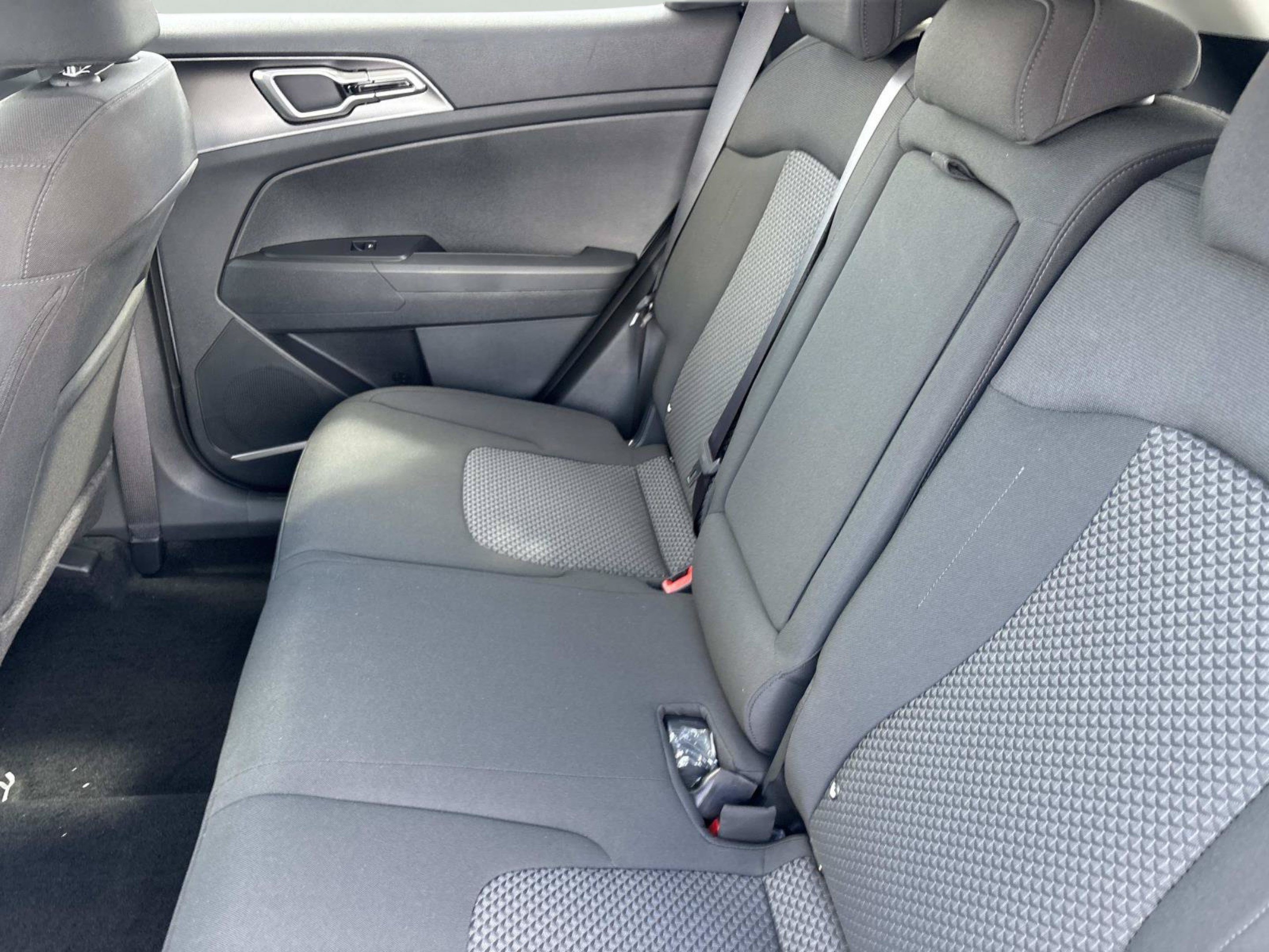 New 2027 Snow White Pearl Kia LX image 14