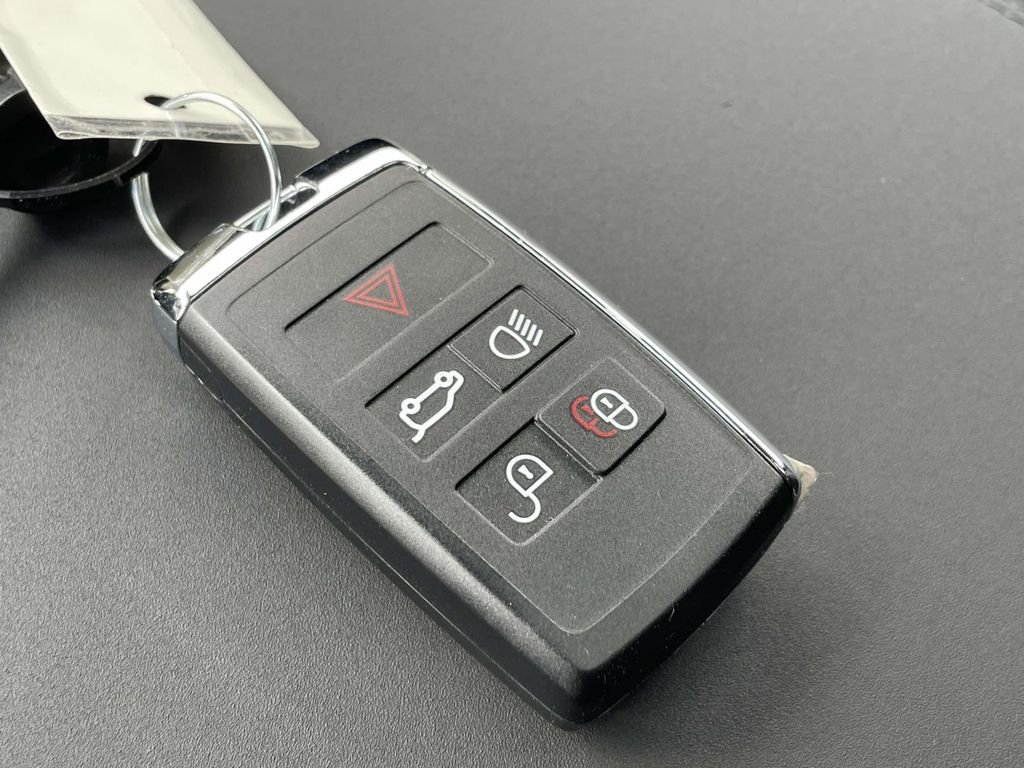 New 2026 Borasco Grey Land Rover X-Dynamic SE image 41