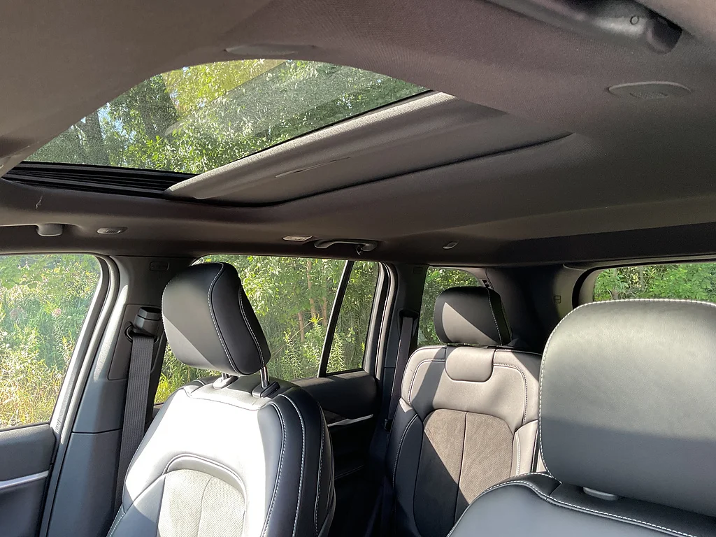 New 2027 Sting-Gray Clearcoat Jeep Laredo Altitude image 13