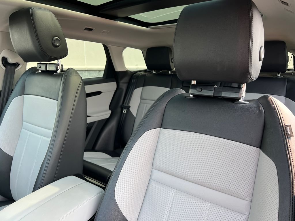 Used 2024  Land Rover Dynamic image 14