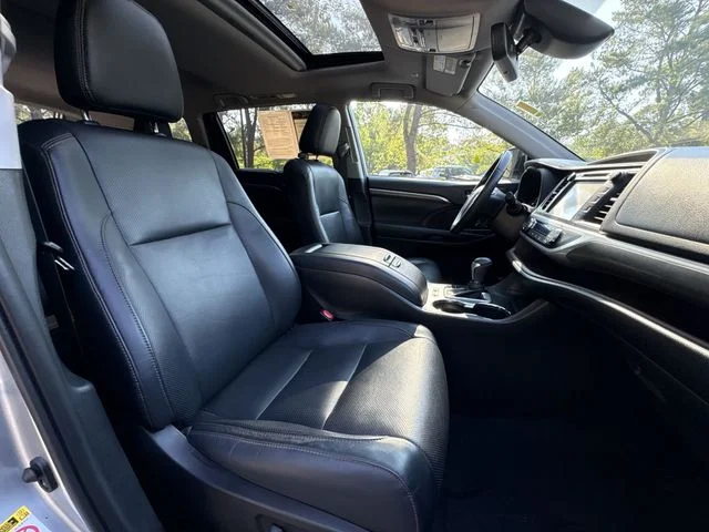 Used 2019 Silver Toyota Limited image 27