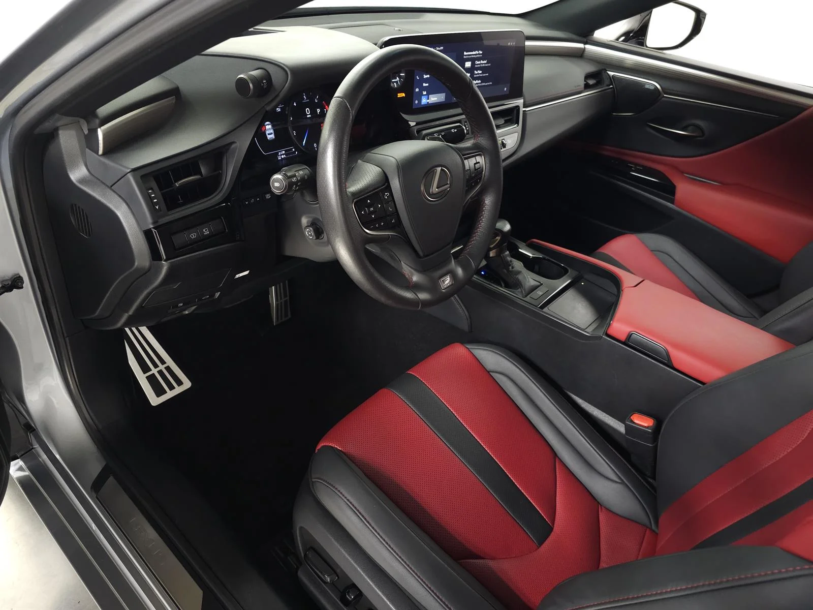 Certified Used 2023 Iridium 1l2 Lexus F SPORT Handling image 14