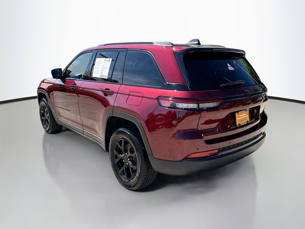 Certified Used 2025 Velvet Red Pearlcoat Jeep Altitude X image 6