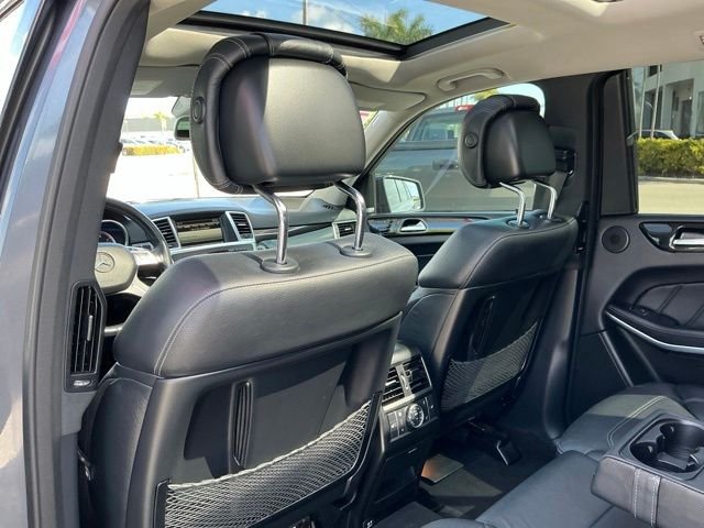 Used 2016 Gray Mercedes-Benz GL 550 image 27